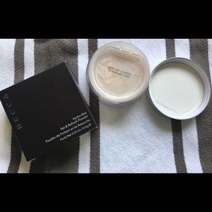 Becca Hydra Mist Set & Refresh Powder
